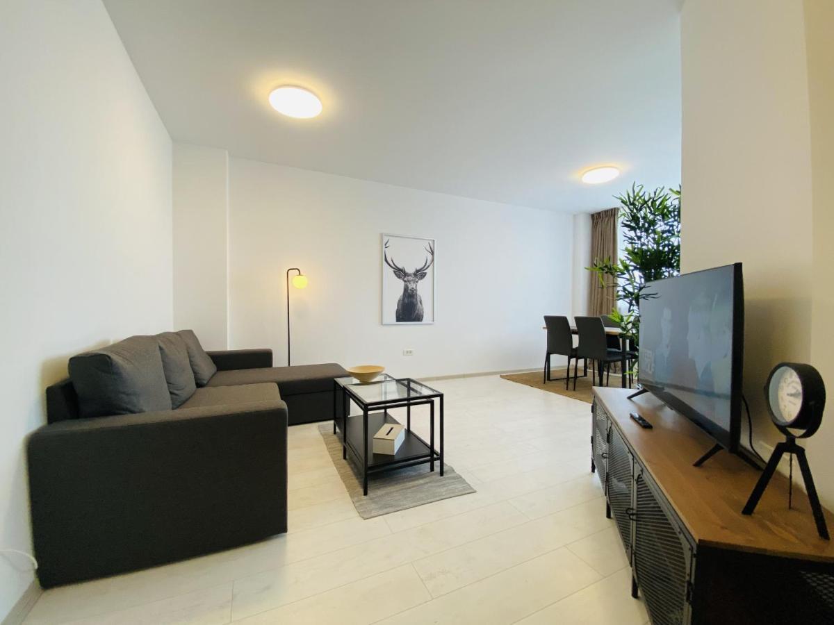Charming Flat In Brasov With Balcony Panoramic Viewアパートメント エクステリア 写真