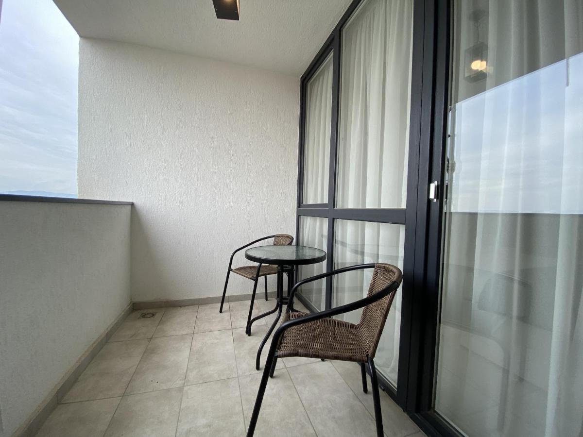 Charming Flat In Brasov With Balcony Panoramic Viewアパートメント エクステリア 写真