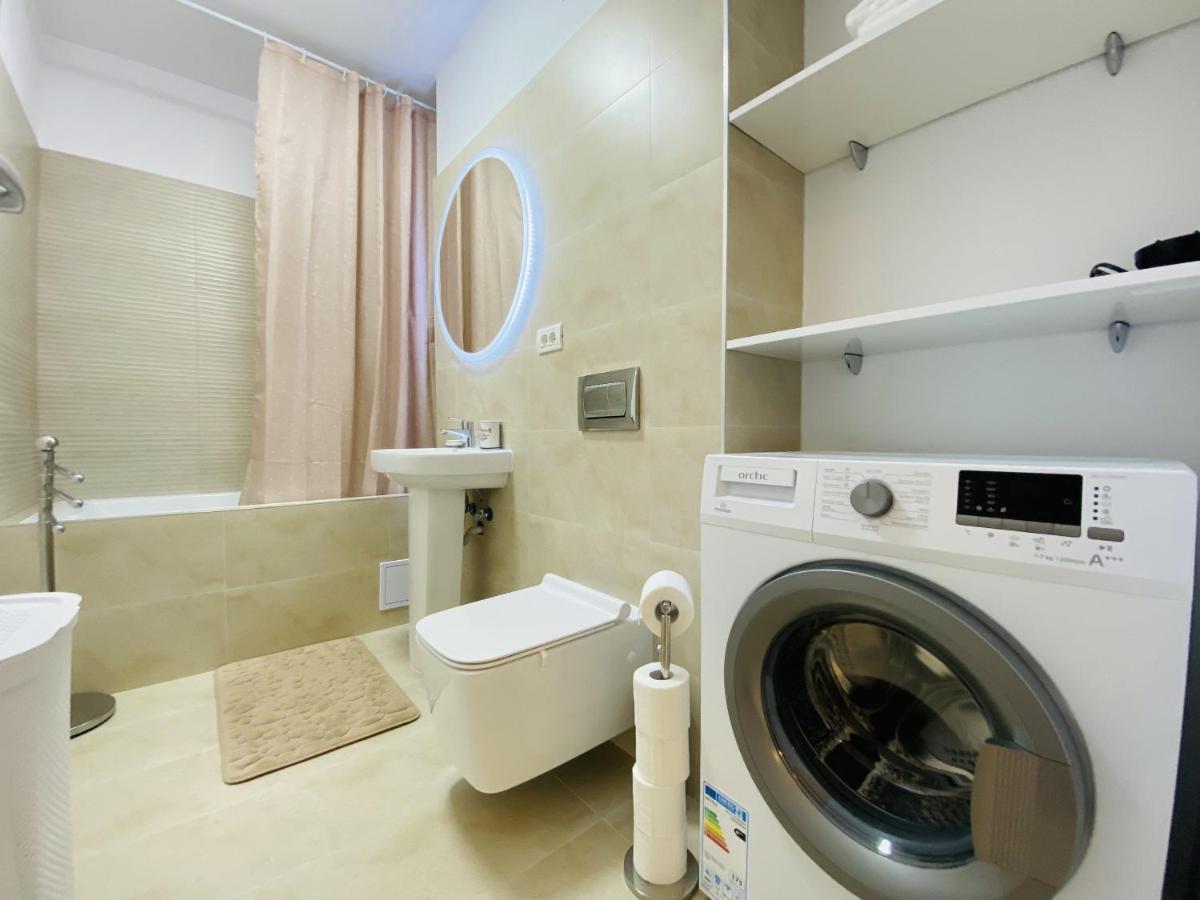 Charming Flat In Brasov With Balcony Panoramic Viewアパートメント エクステリア 写真