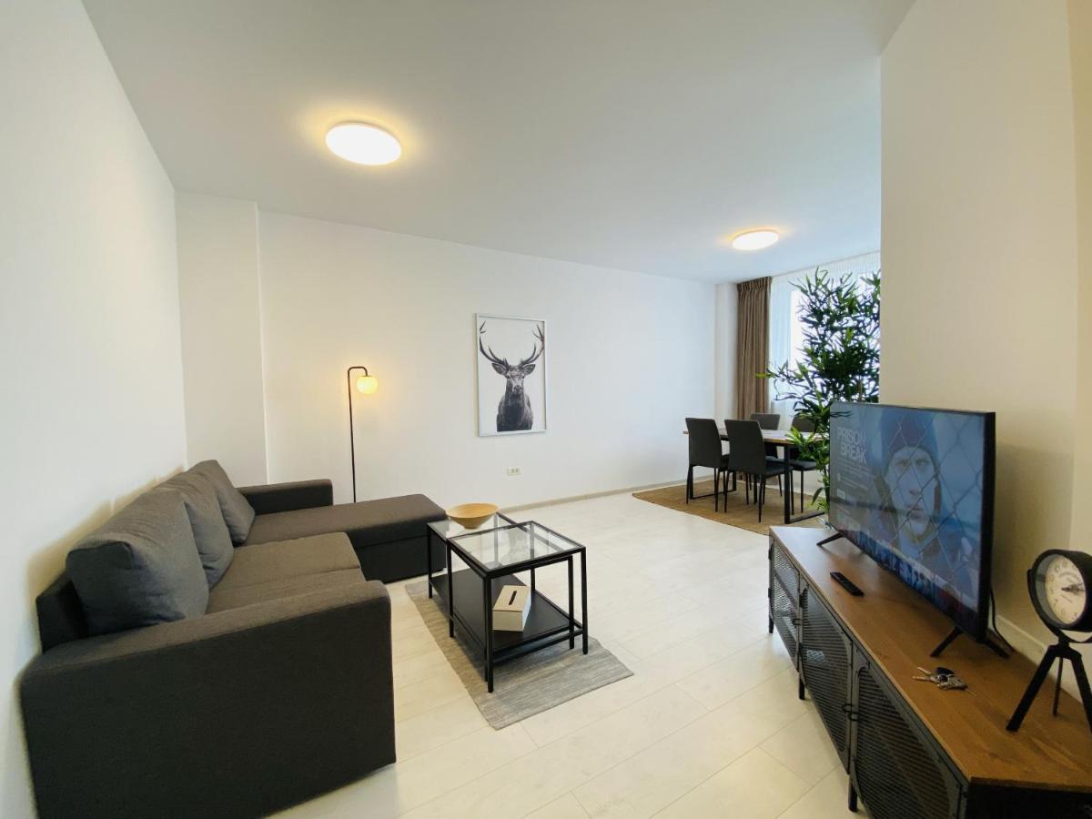 Charming Flat In Brasov With Balcony Panoramic Viewアパートメント エクステリア 写真