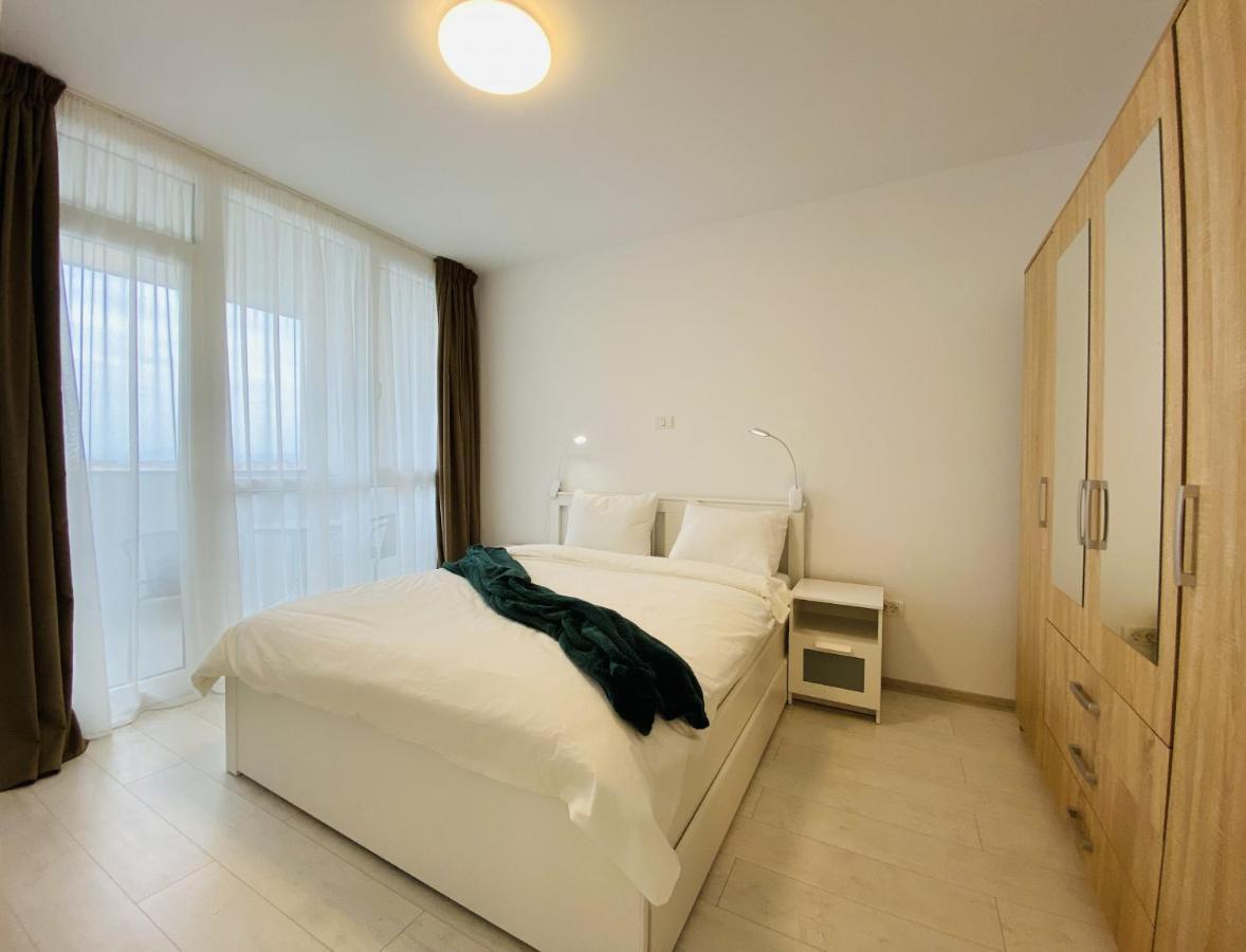 Charming Flat In Brasov With Balcony Panoramic Viewアパートメント エクステリア 写真