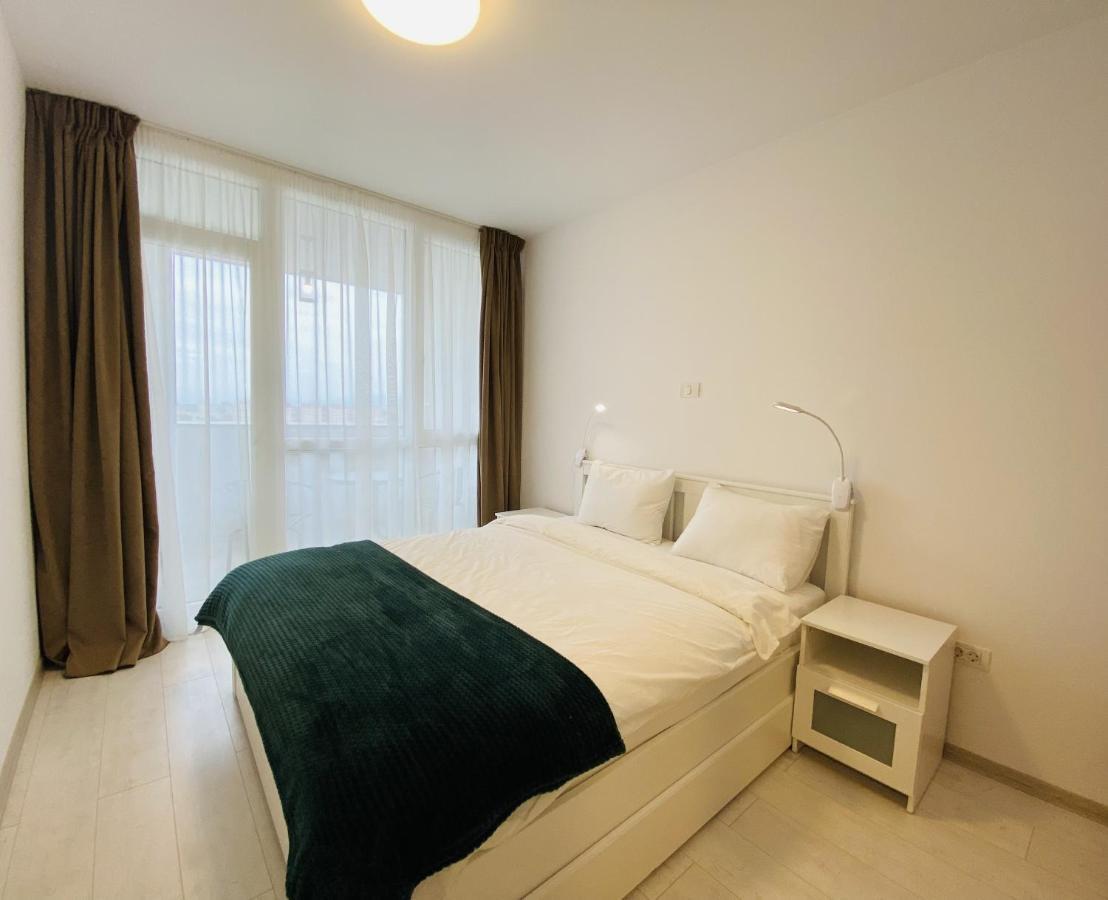 Charming Flat In Brasov With Balcony Panoramic Viewアパートメント エクステリア 写真